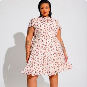 NWT Torrid high neck smocked floral mini with keyhole neck sz M/L 00 10